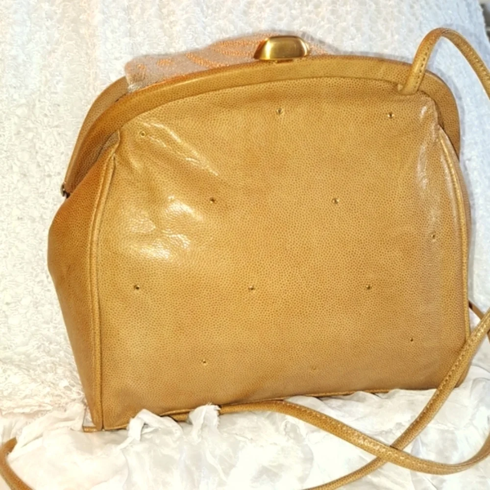 ALBERT Nopin Vintage Shoulder Bag. Tan. Gold Tone Rivet Embellished.
